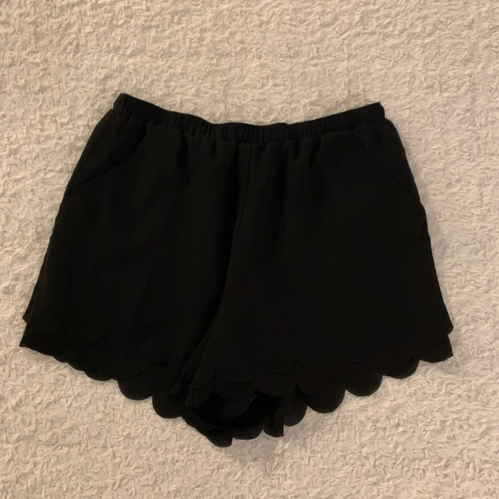 Black elastic waist scalloped and lined shorts